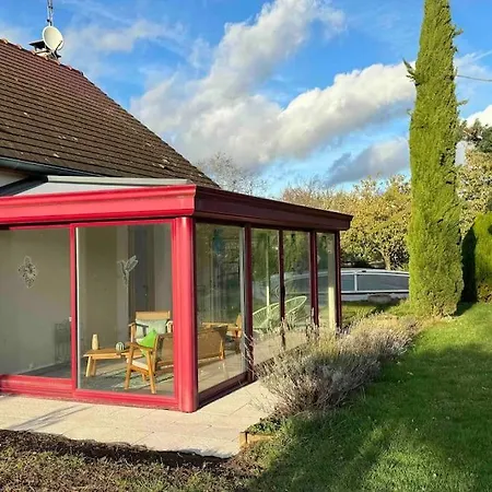 Holiday home 3 Etoiles Les Gourlines Avec Balneo, Veranda, Piscine Et Garage Avermes