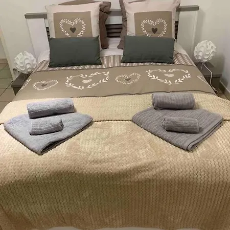 3 Etoiles Les Gourlines Avec Balneo, Veranda, Piscine Et Garage Avermes