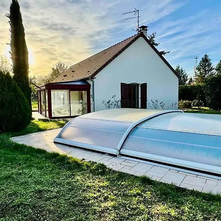 3 Etoiles Les Gourlines Avec Balneo, Veranda, Piscine Et Garage * Avermes
