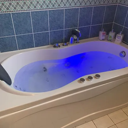 3 Etoiles Les Gourlines Avec Balneo, Veranda, Piscine Et Garage *